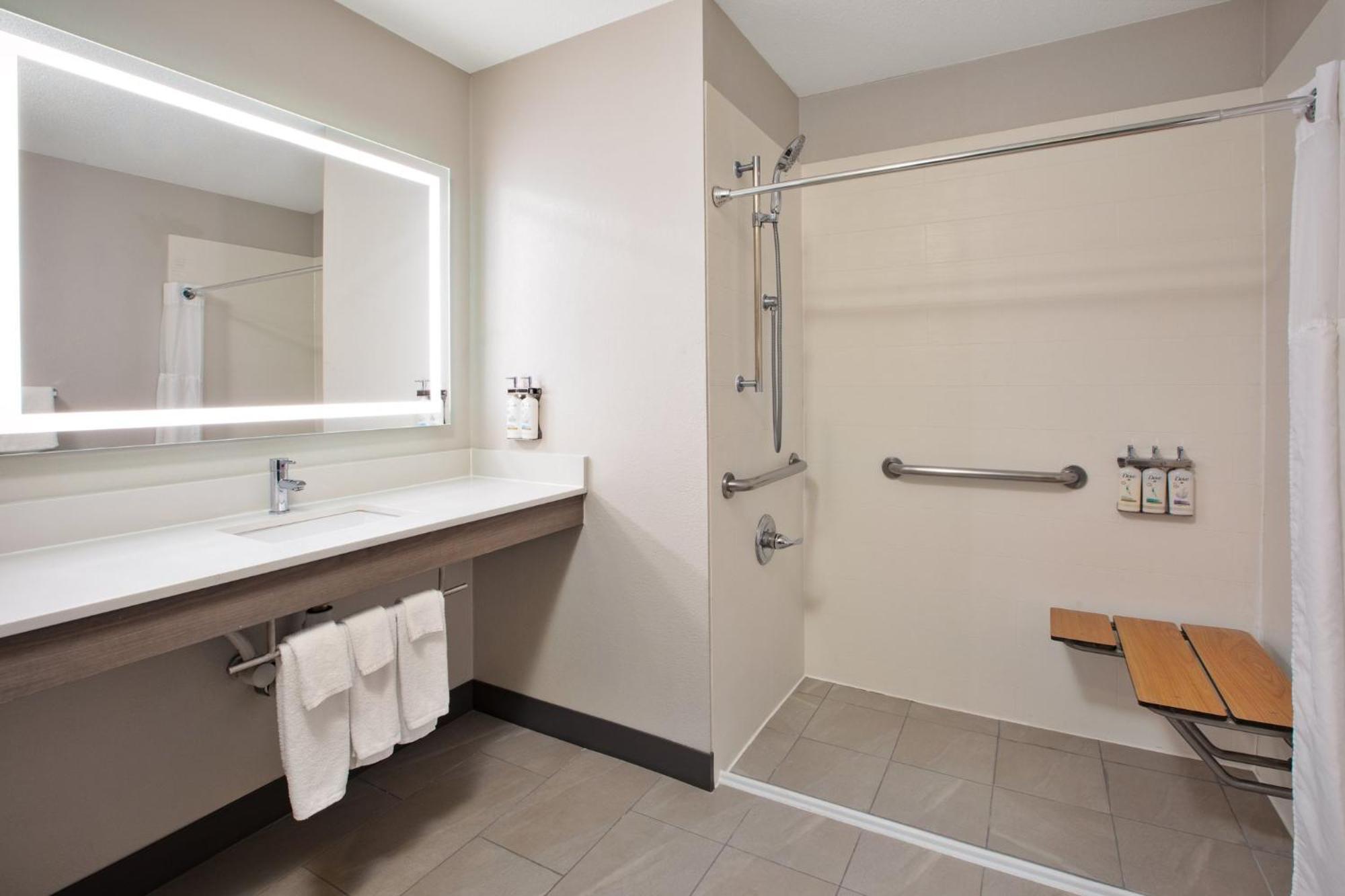 Holiday Inn Express Fremont By Ihg Екстер'єр фото