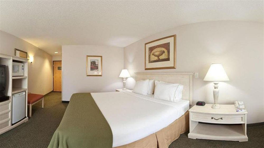 Holiday Inn Express Fremont By Ihg Екстер'єр фото